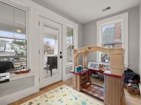 22 Carver Rd East 22, Watertown MA 02472