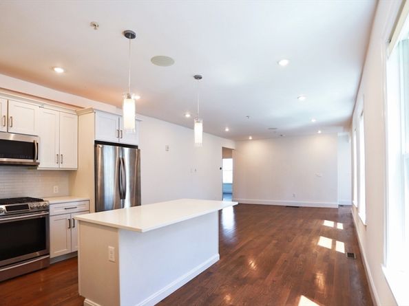 76 Flint St 1, Somerville MA 02145