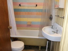 8 River Ave, Grafton MA 01560