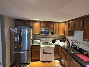 521 Hampton Way 521, Abington MA 02351