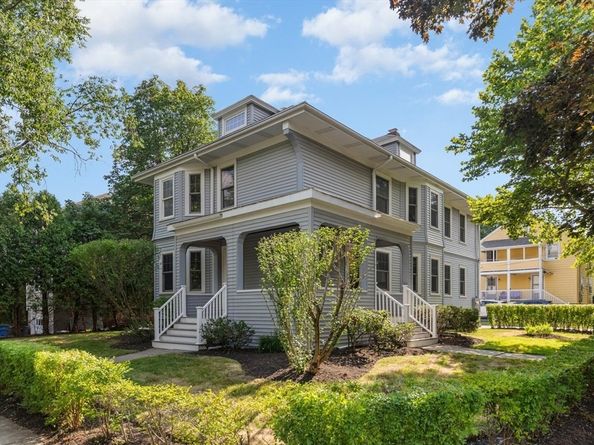 9 Spruce St, Belmont MA 02478