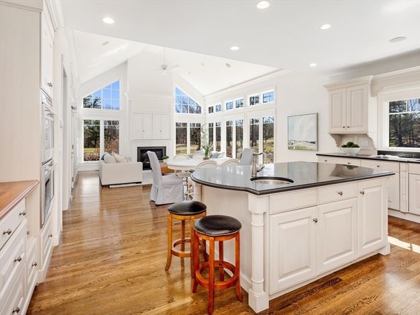 71 Clubhouse Drive, Hingham MA 02043
