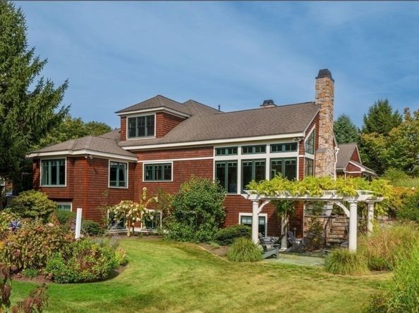71 Clubhouse Drive, Hingham MA 02043