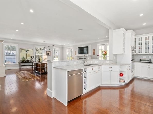 1 Edmunds Road, Wellesley MA 02481