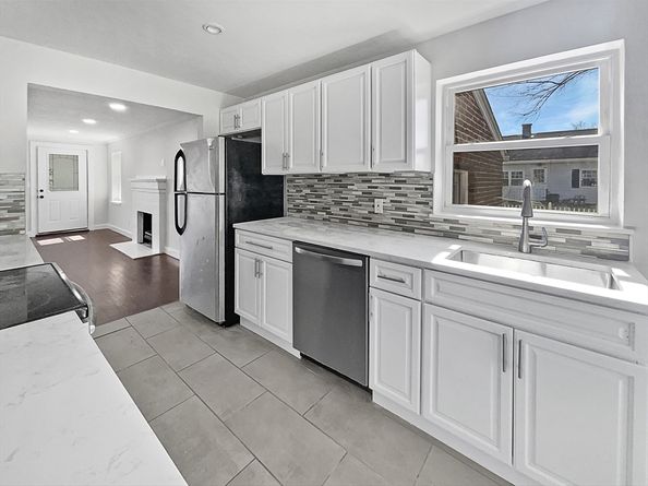 13 Victor Ave, Worcester MA 01603