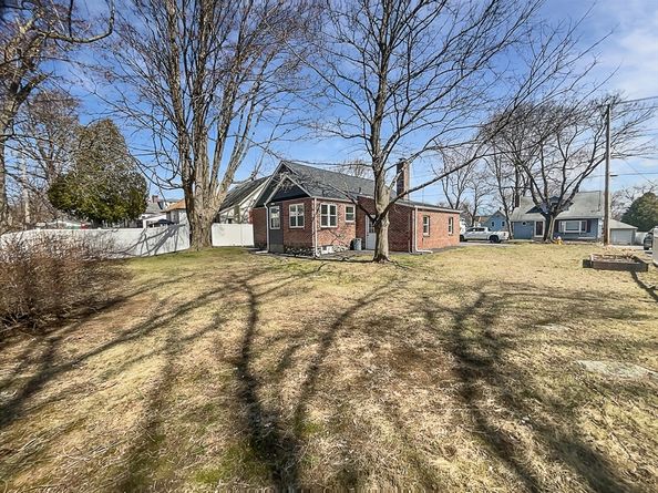 13 Victor Ave, Worcester MA 01603