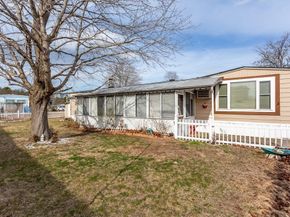 20 Madeline St, Wareham MA 02538