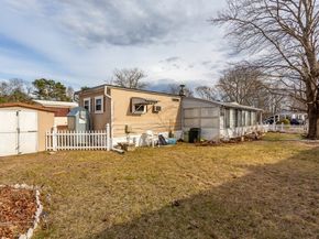 20 Madeline St, Wareham MA 02538