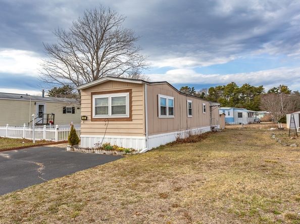 20 Madeline St, Wareham MA 02538