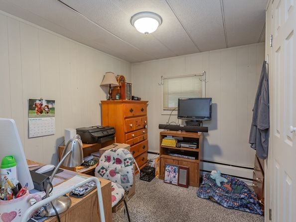 20 Madeline St, Wareham MA 02538