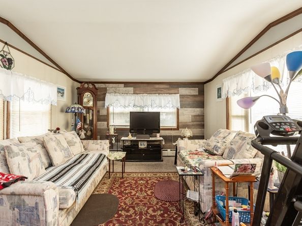 20 Madeline St, Wareham MA 02538