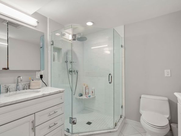 69 Saint Botolph 1, Boston MA 02116