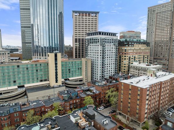 69 Saint Botolph 1, Boston MA 02116