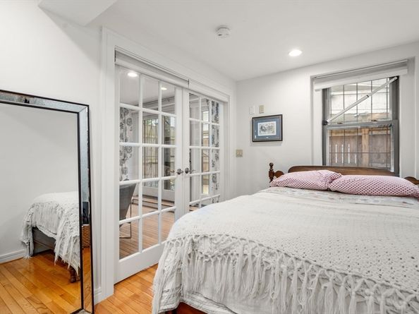 69 Saint Botolph 1, Boston MA 02116