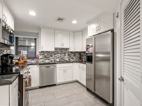 69 Saint Botolph 1, Boston MA 02116