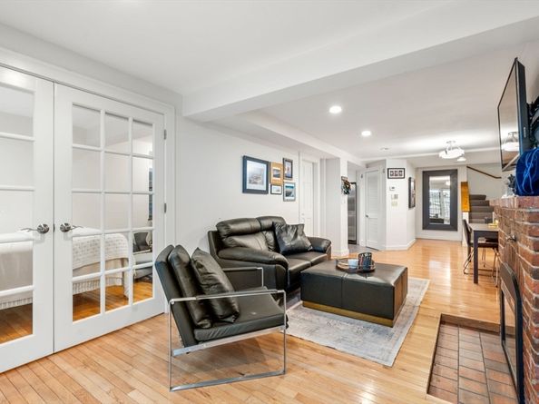 69 Saint Botolph 1, Boston MA 02116