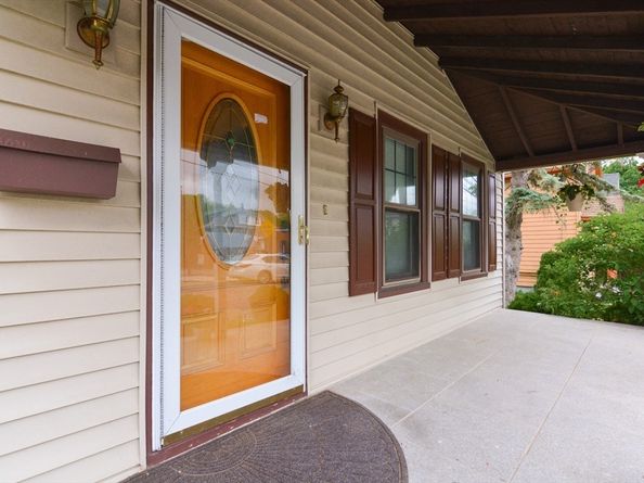 886 Canterbury St, Boston MA 02131