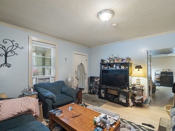 107-109 Prichard St, Fitchburg MA 01420