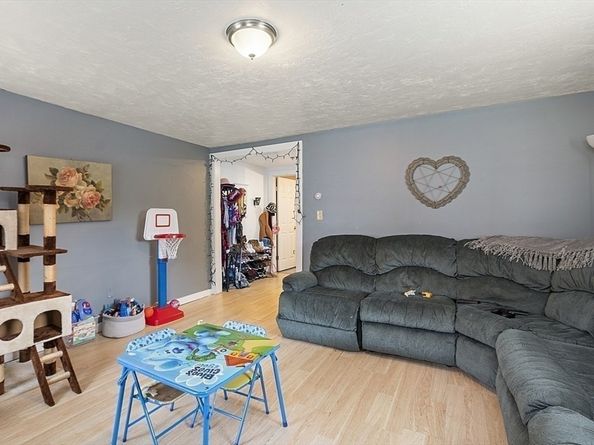 107-109 Prichard St, Fitchburg MA 01420