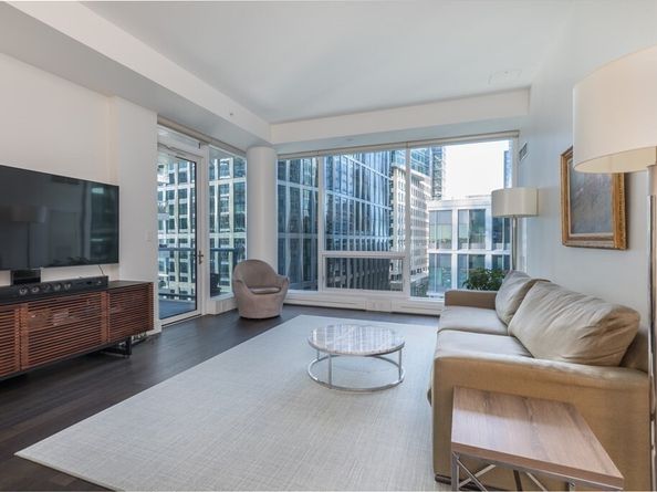 22 Liberty Drive 7G, Boston MA 02210