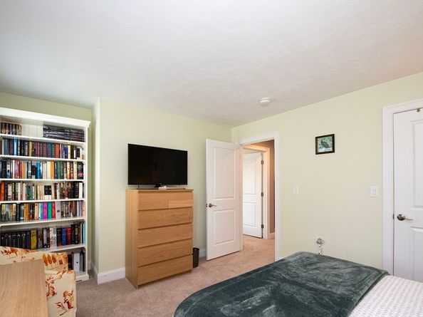82 Snowbird Ave, Weymouth MA 02190