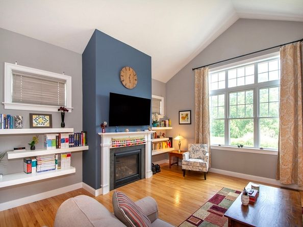 82 Snowbird Ave, Weymouth MA 02190