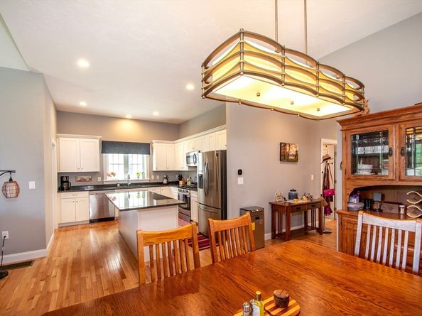 82 Snowbird Ave, Weymouth MA 02190