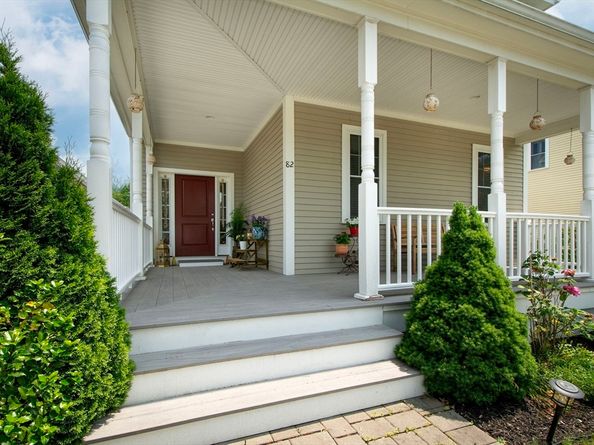 82 Snowbird Ave, Weymouth MA 02190