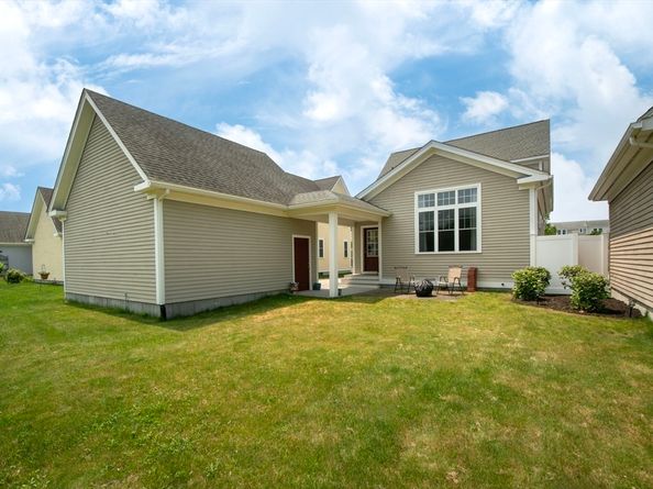 82 Snowbird Ave, Weymouth MA 02190