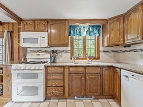 153 Tahattawan Rd, Littleton MA 01460