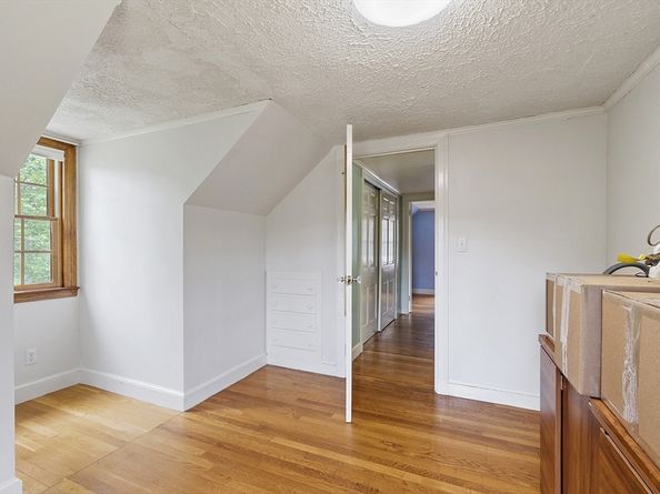 153 Tahattawan Rd, Littleton MA 01460