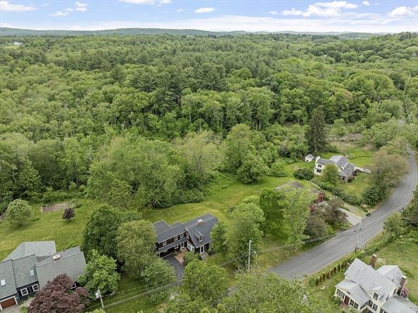 153 Tahattawan Rd, Littleton MA 01460