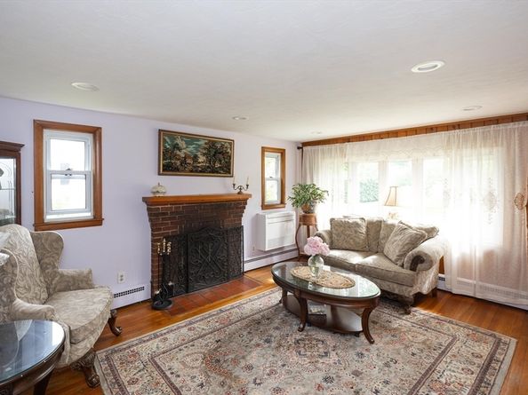 41 Avon Ave, Shrewsbury MA 01545