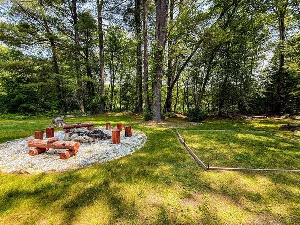 1 Fieldstone Way, Hopedale MA 01747