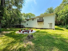 1 Fieldstone Way, Hopedale MA 01747