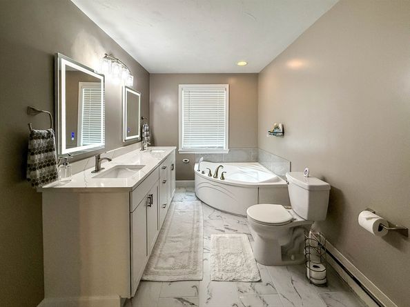 1 Fieldstone Way, Hopedale MA 01747