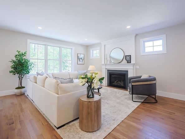 37 Thomas Mann Circle Unit 23, Norfolk MA 02056