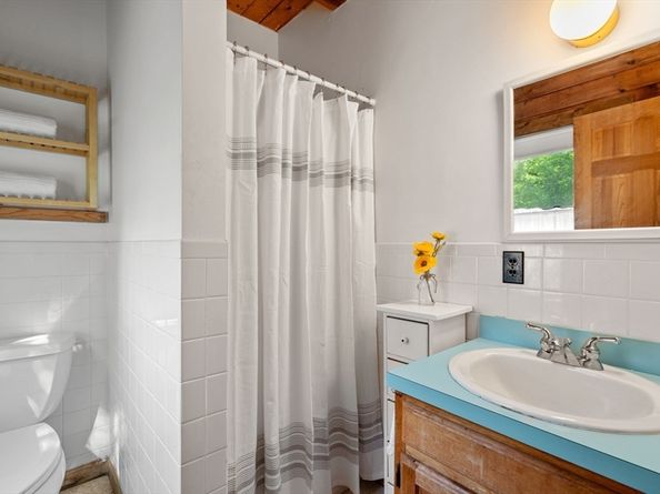 54 Marshall St, Duxbury MA 02332