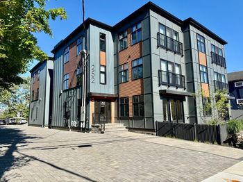 252 Main St
