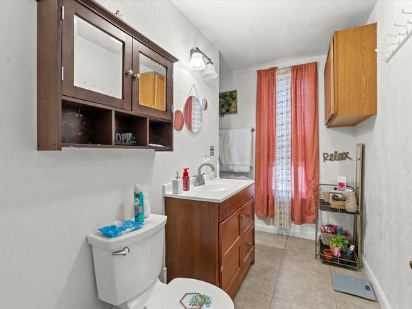 15 Russell St, Worcester MA 01609