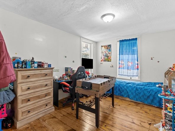 15 Russell St, Worcester MA 01609