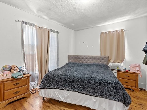 15 Russell St, Worcester MA 01609