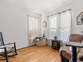 15 Russell St, Worcester MA 01609
