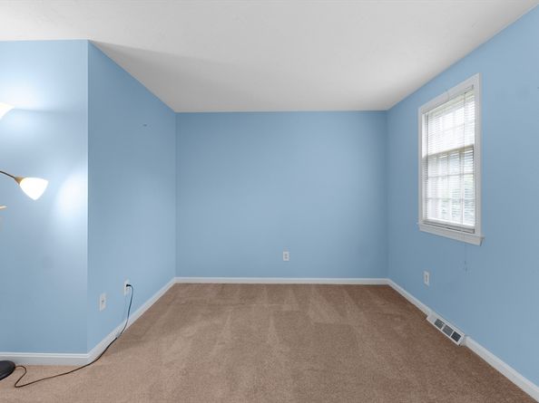 19 Camelot Ct 19, Stoughton MA 02072