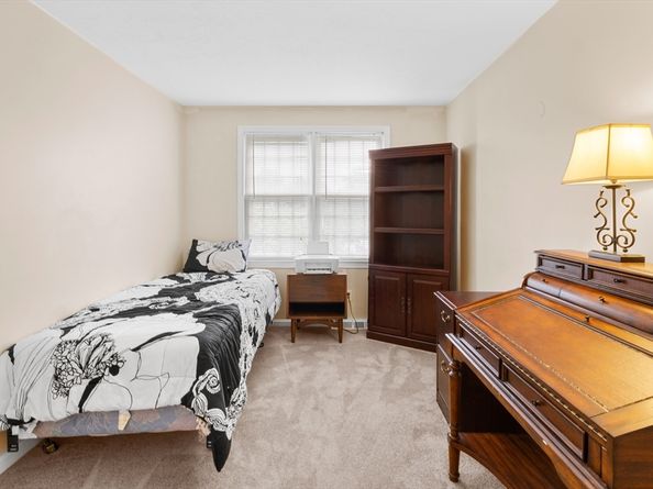 19 Camelot Ct 19, Stoughton MA 02072