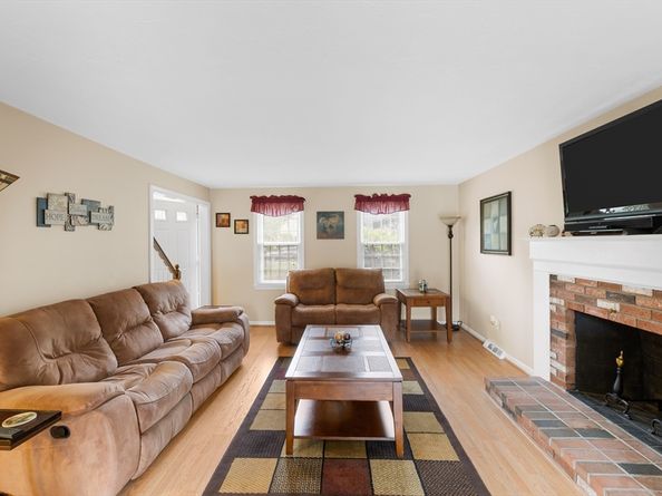 19 Camelot Ct 19, Stoughton MA 02072
