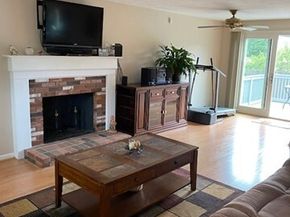 19 Camelot Ct 19, Stoughton MA 02072