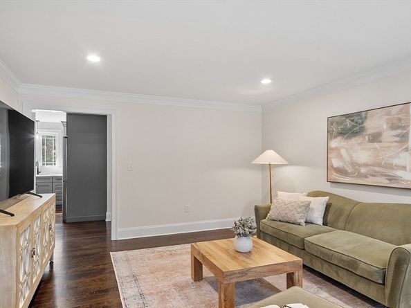 32 Gilman Rd, Billerica MA 01862