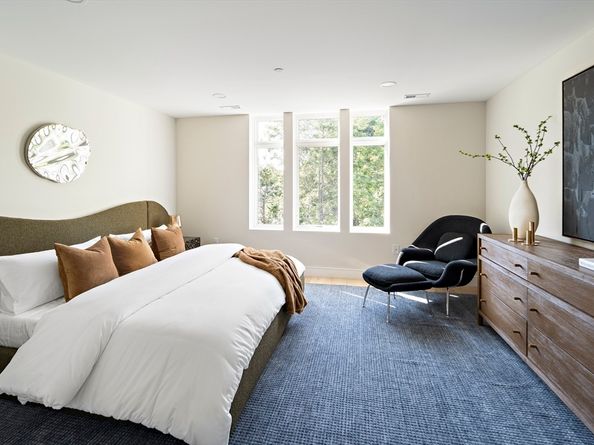 20 Kinmonth Rd 306, Newton MA 02468