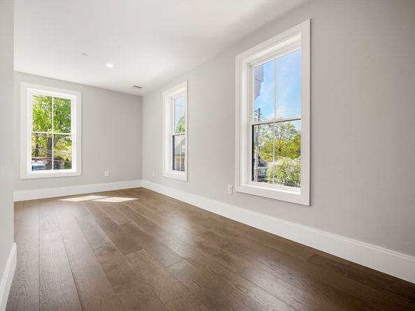 230 Bellevue St 1, Newton MA 02458